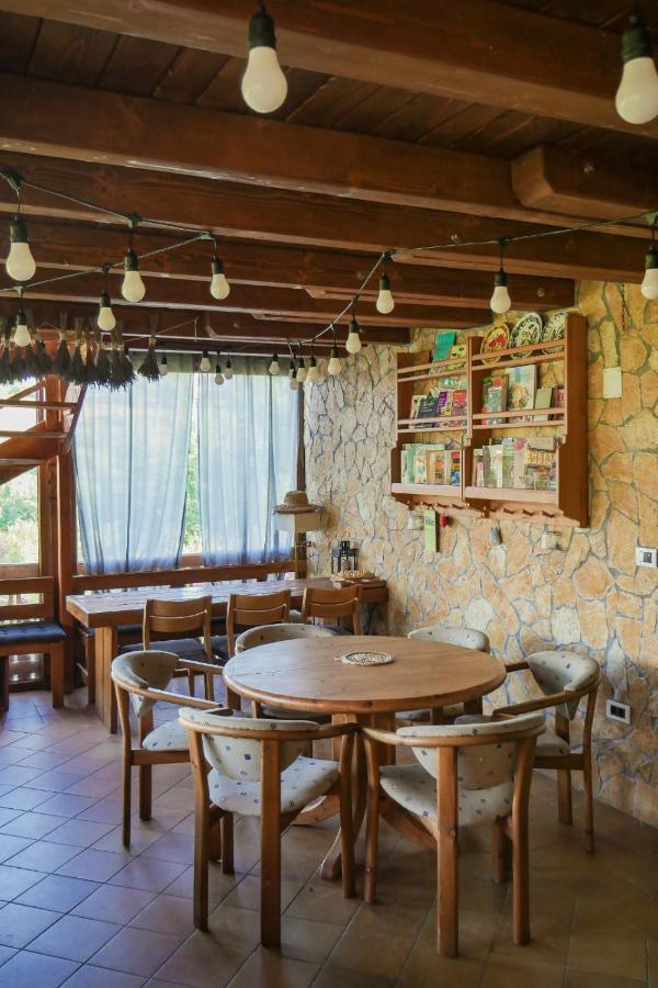 Bed and Breakfast Rose Hip Hill Farm Valea Tirnei Esterno foto