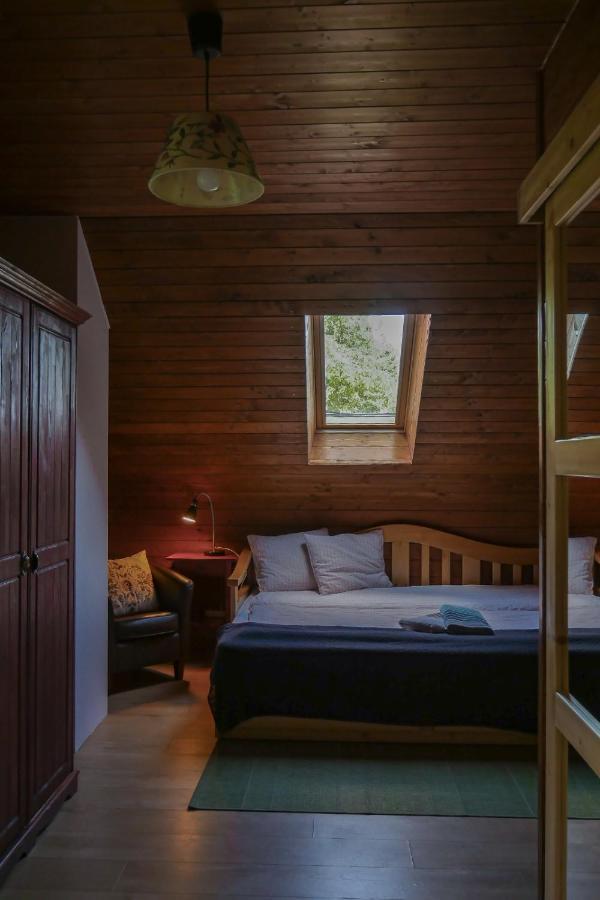 Bed and Breakfast Rose Hip Hill Farm Valea Tirnei Esterno foto