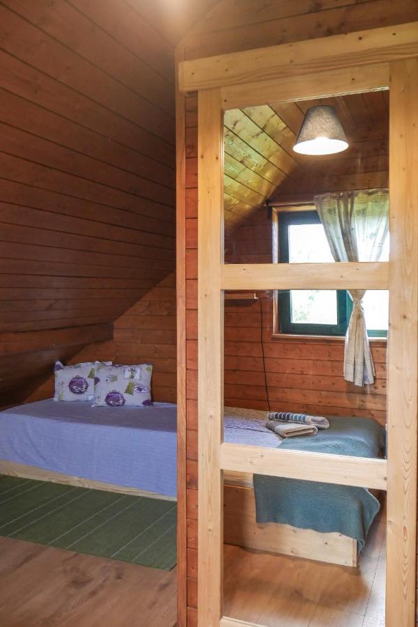 Bed and Breakfast Rose Hip Hill Farm Valea Tirnei Esterno foto