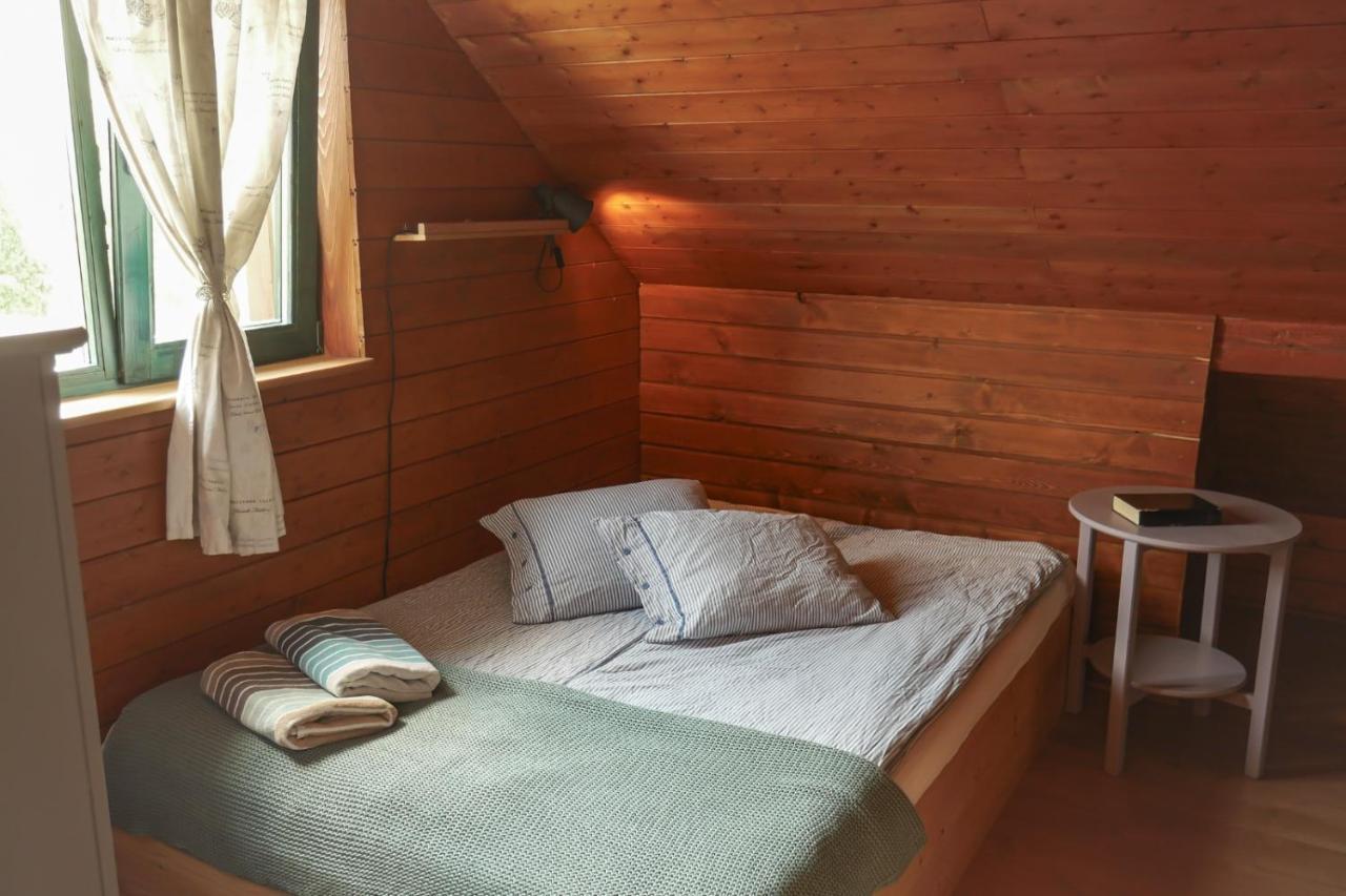 Bed and Breakfast Rose Hip Hill Farm Valea Tirnei Esterno foto